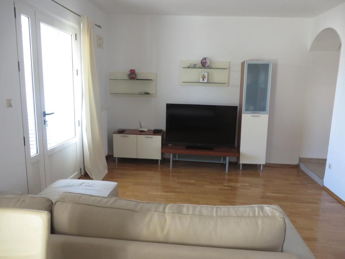 Apartments Tonka Пакоштане Екстер'єр фото