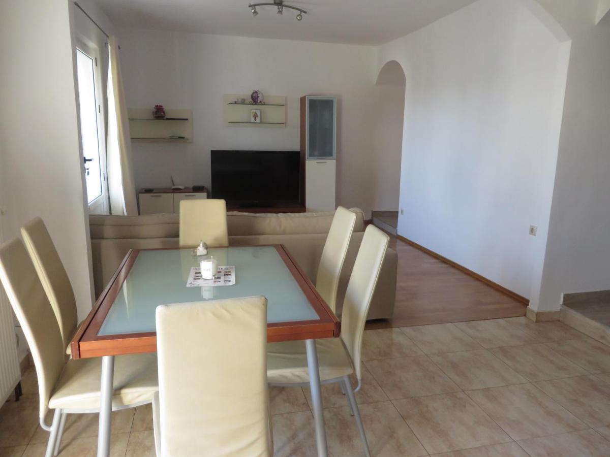 Apartments Tonka Пакоштане Екстер'єр фото