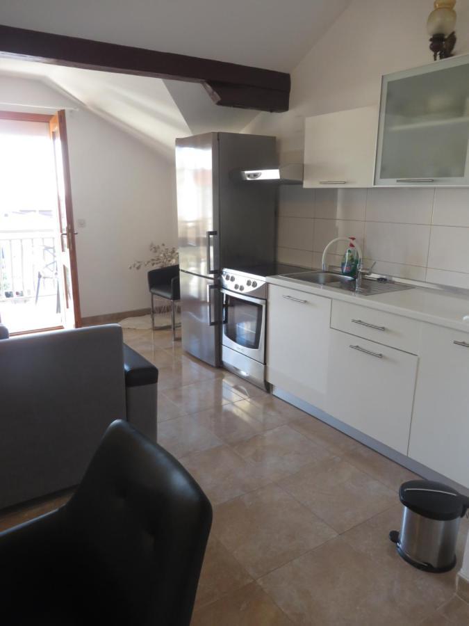 Apartments Tonka Пакоштане Екстер'єр фото