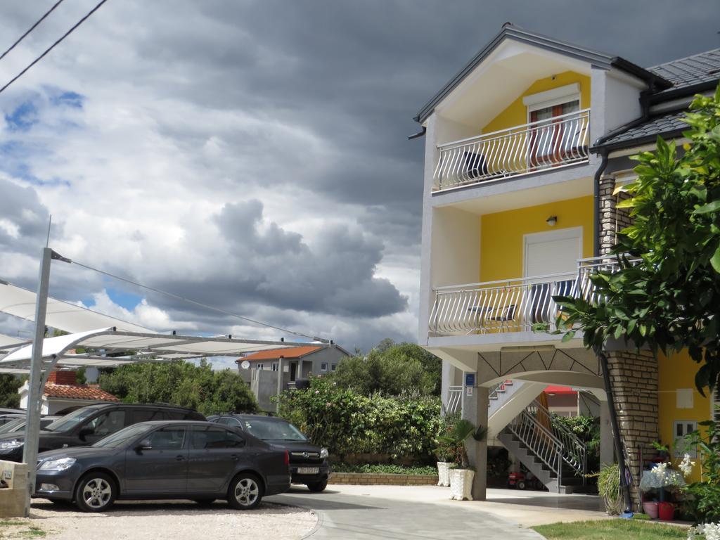 Apartments Tonka Пакоштане Екстер'єр фото